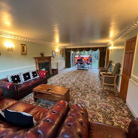 Unwind In Comfort At Cosy Caradus Your 4 Bedroom Home Sweet Home! Birmingam Exterior foto