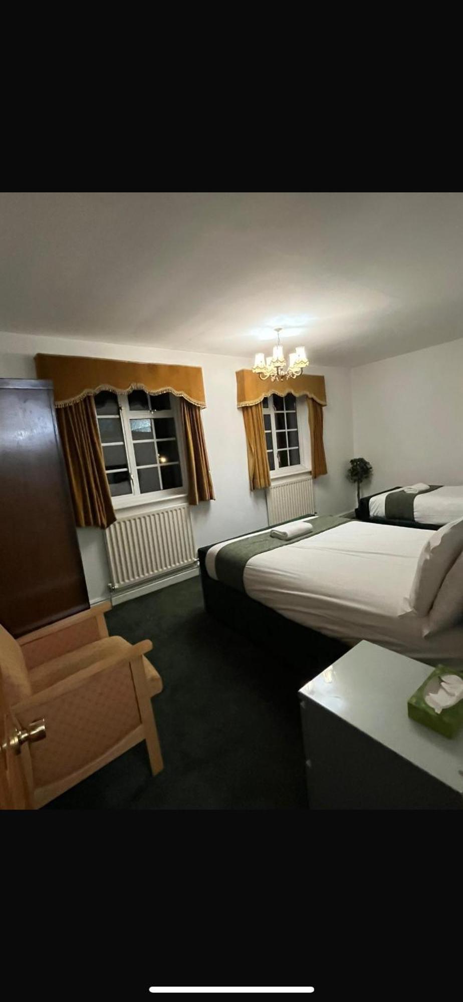 Unwind In Comfort At Cosy Caradus Your 4 Bedroom Home Sweet Home! Birmingam Exterior foto